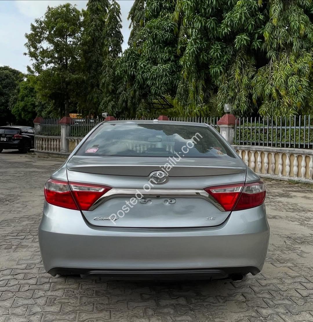 Elite 2015 Camry SE: Sunroof + Reverse Camera, Just in!