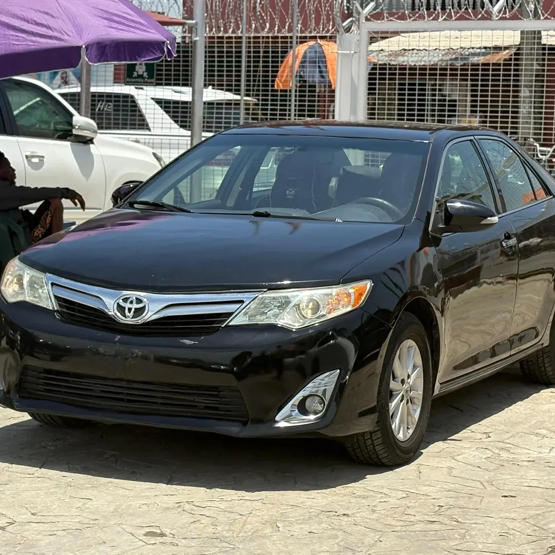 2012 Toyota Camry XLE: Keyless Luxury Awaits
