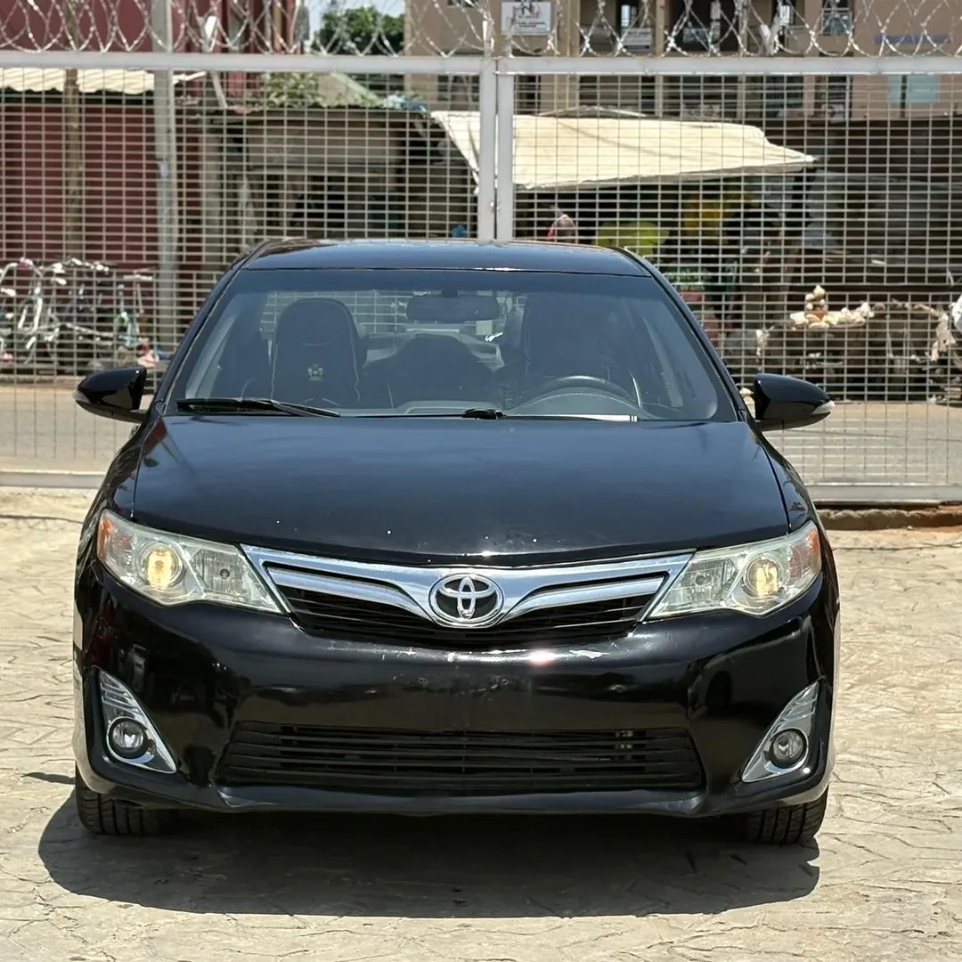 2012 Toyota Camry XLE: Keyless Luxury Awaits
