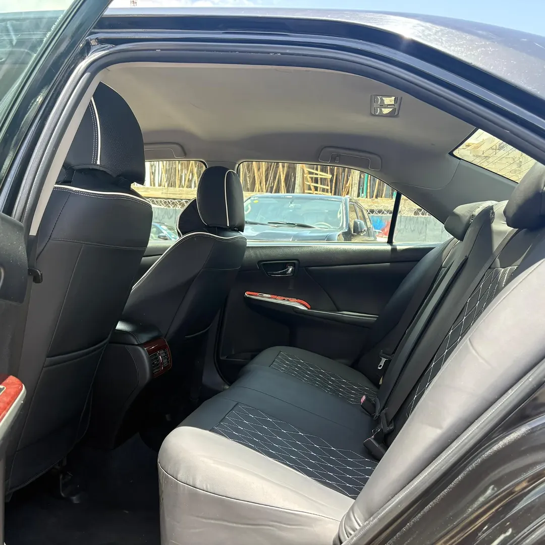 2012 Toyota Camry XLE: Keyless Luxury Awaits