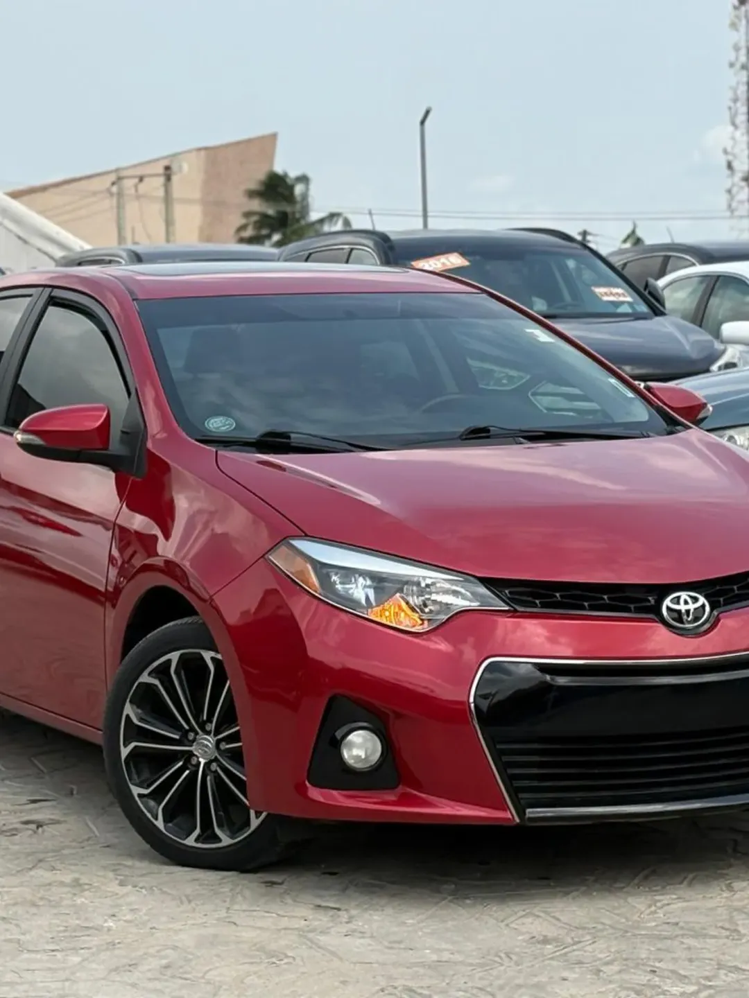 2015 Toyota Corolla SE: Loaded & Accident-Free – Drive Now!