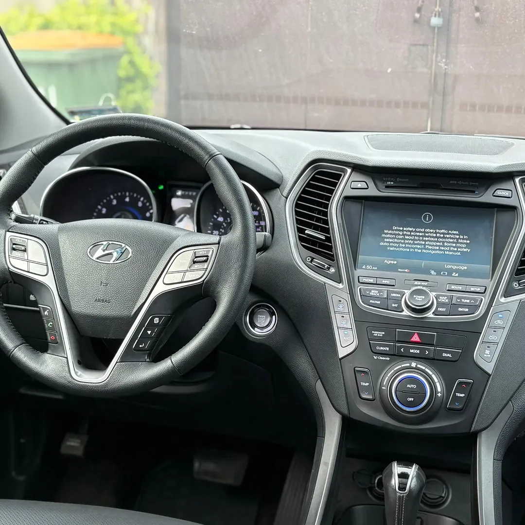 Luxury Panoramic SUV – Accident-Free & Keyless Start
