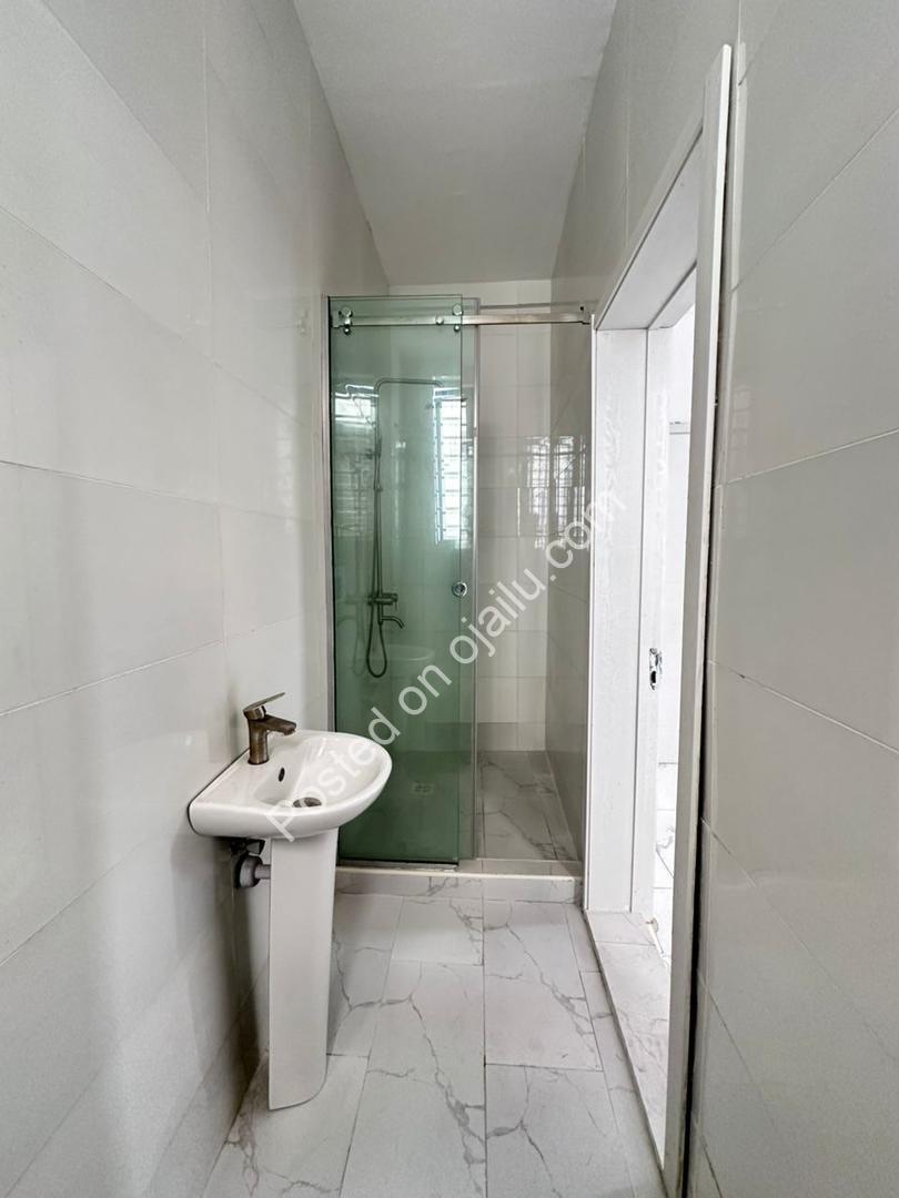 Coastal Road Gem: 3 Luxe 4-Bed Semis in Lekki