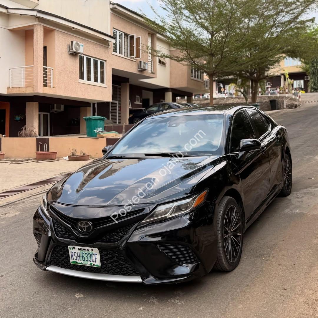 2018 Toyota Camry: Flawless Luxury, Abuja Ready