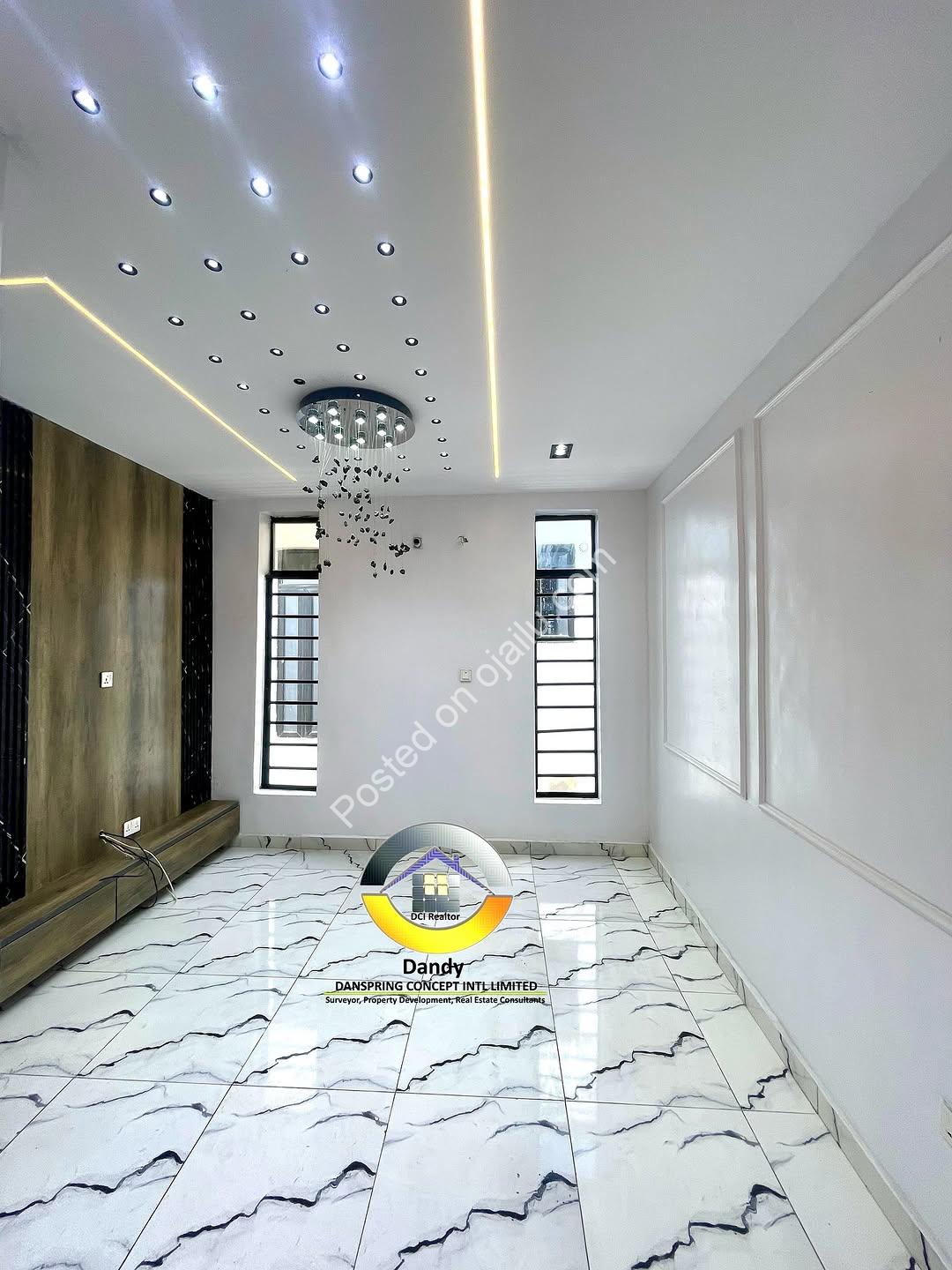 Lekki’s Ultimate 5-Bedroom Oasis with Pool & Rooftop