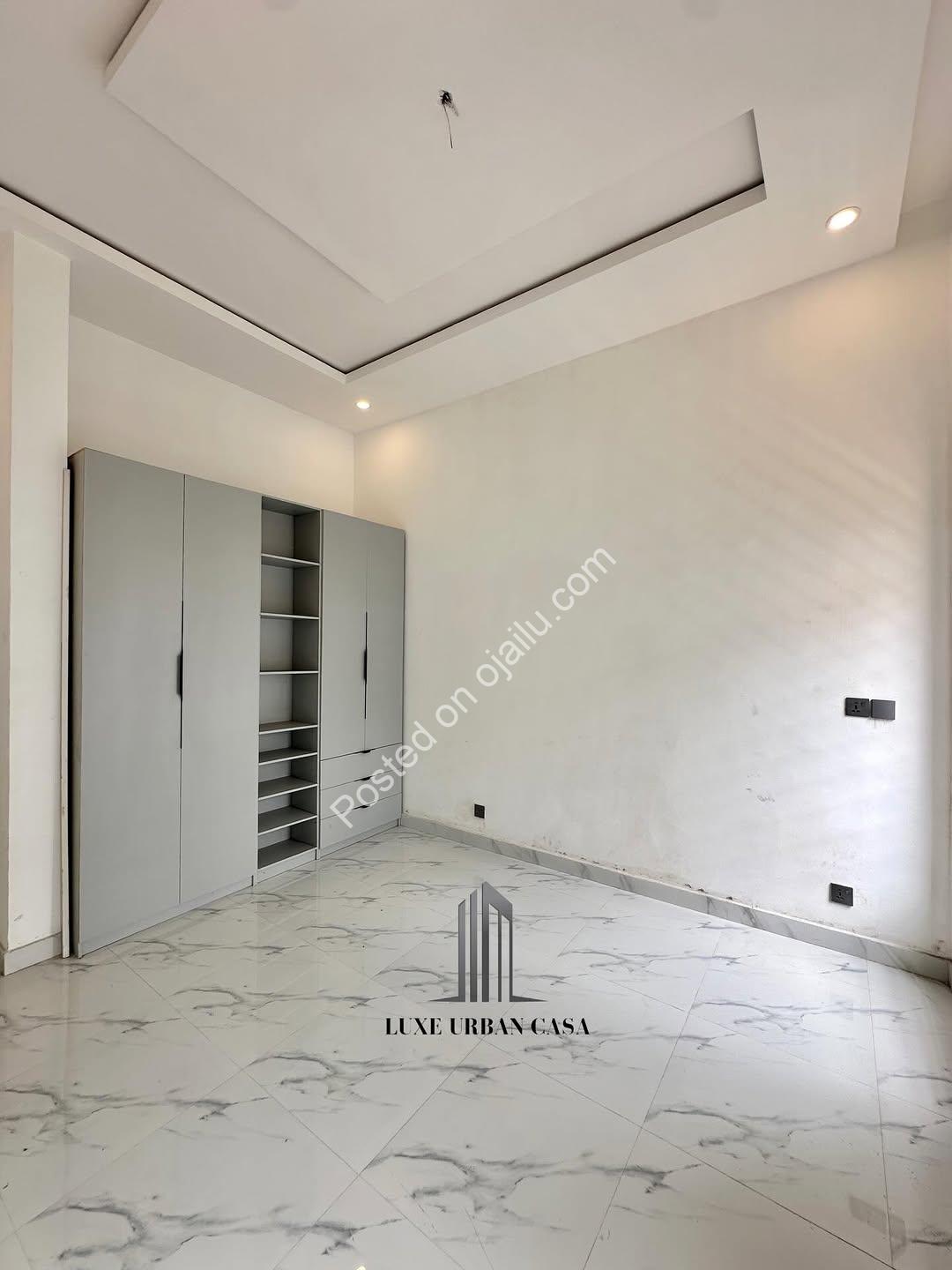 Chevron’s Premier 4-Bedroom Haven with Luxury Amenities