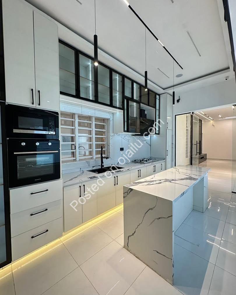 5-Bed Ologolo Oasis: Pool, BQ & Smart Luxury