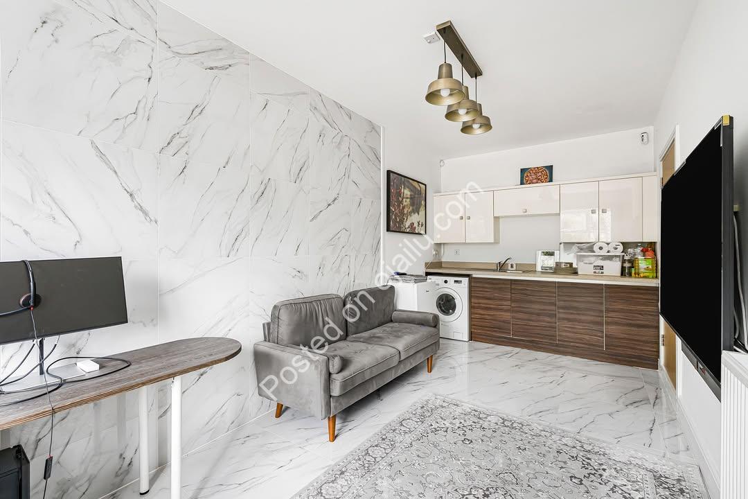 Spacious Family Haven in Millbrook Park