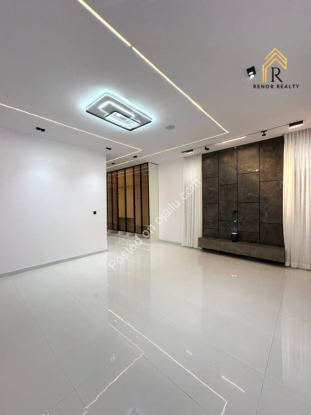 Sleek 5-Bedroom Haven with Resort-Style Pool in Ikota