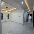 Luxury 5-Bed Duplex with Pool & Jacuzzi