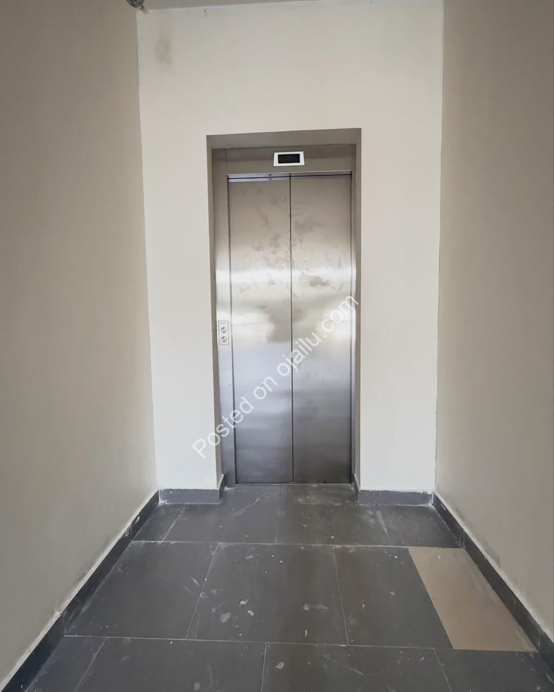 Lekki Waterfront Haven: Pool, Gym & Private Elevator