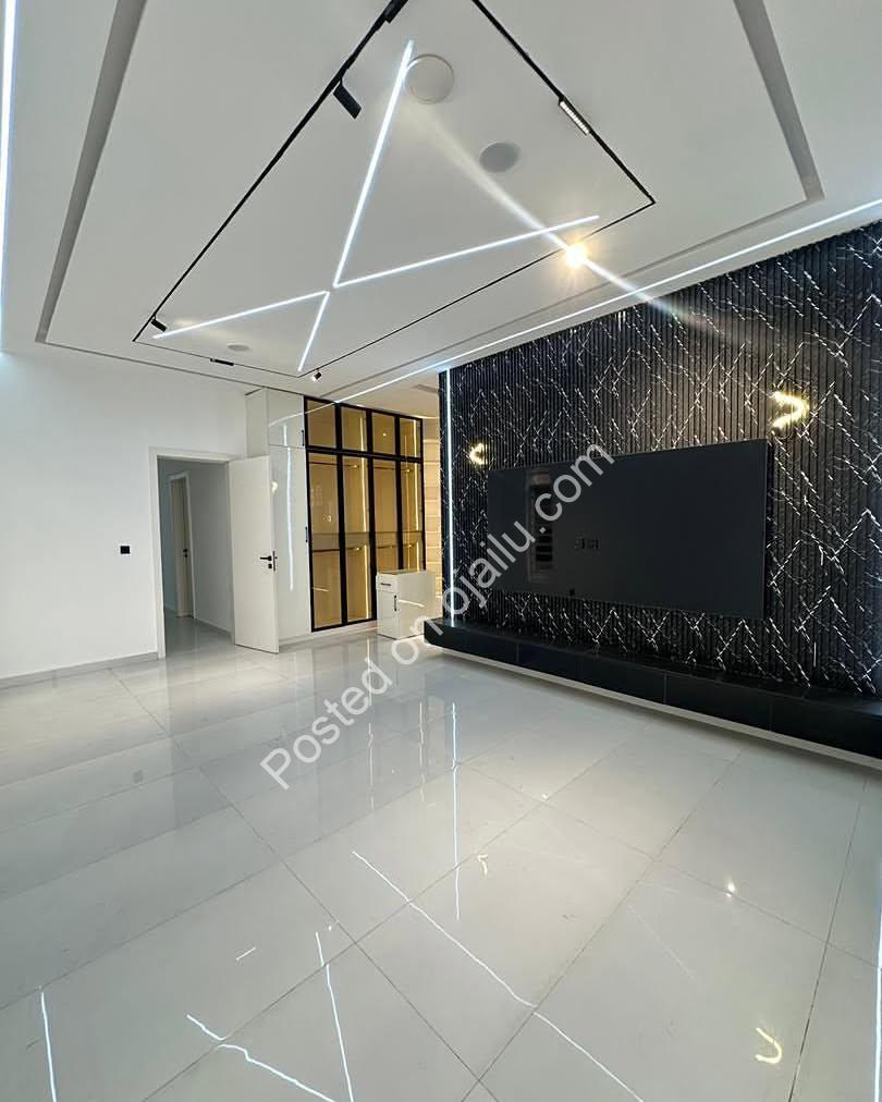 5-Bed Ologolo Oasis: Pool, BQ & Smart Luxury