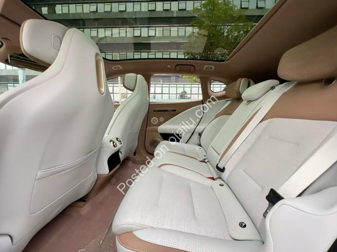 2025 Avatr 07: Futuristic Luxury SUV, No Range Anxiety