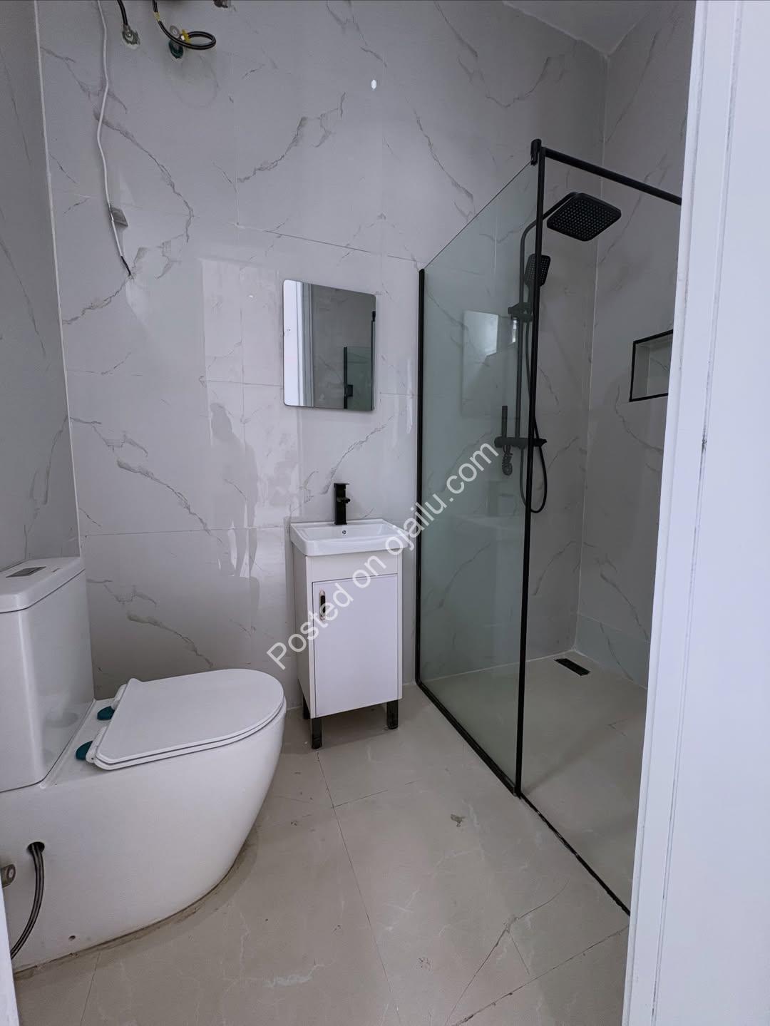 Dream Home Oasis: 4BR Duplex with Pool & BQ