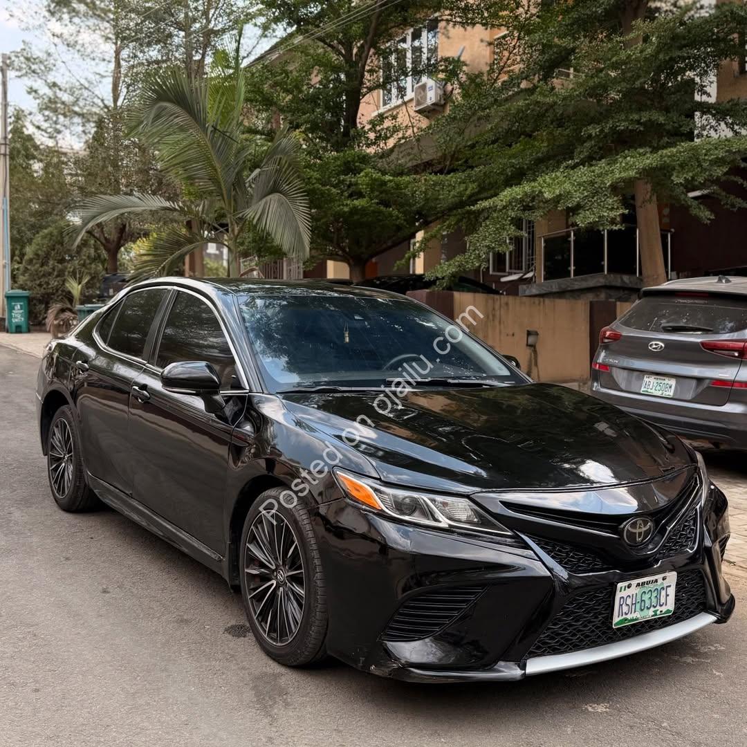2018 Toyota Camry: Flawless Luxury, Abuja Ready
