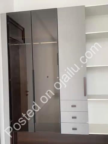 Chandelier-Luxe Mobile Suite: Barely Used, 3.5M