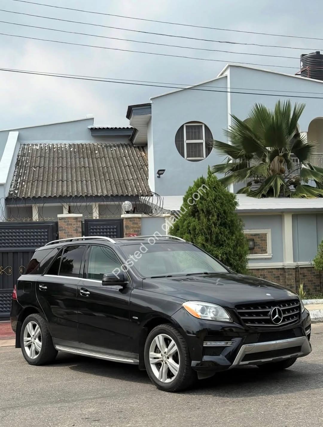 Luxury 4Matic SUV: 2013 Mercedes ML350