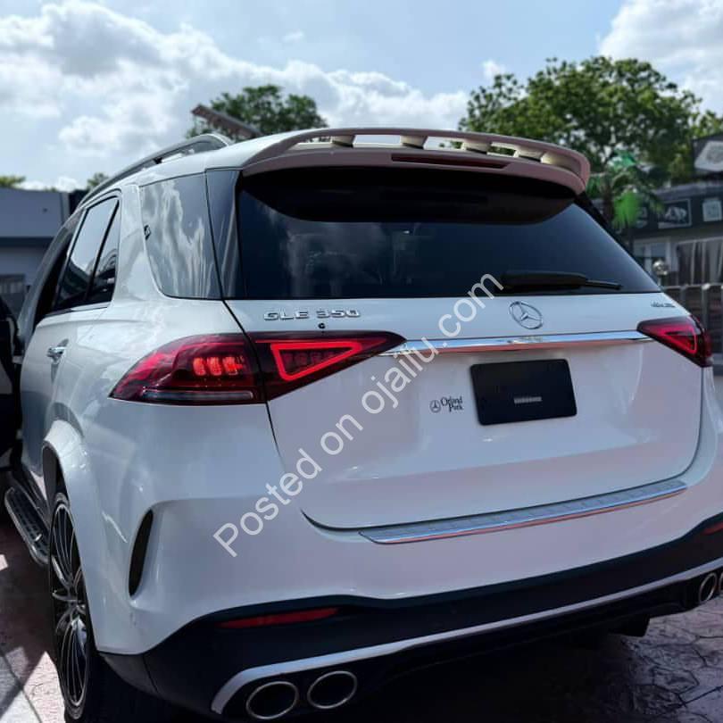 Luxury AMG SUV: 70.4m