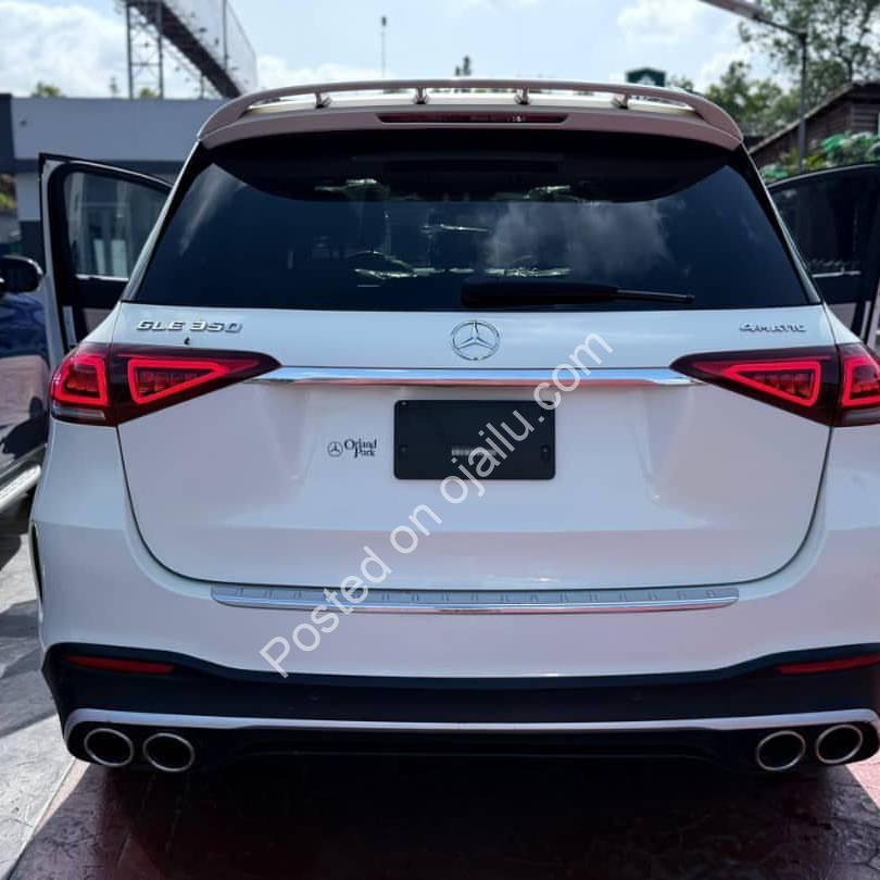 Luxury AMG SUV: 70.4m