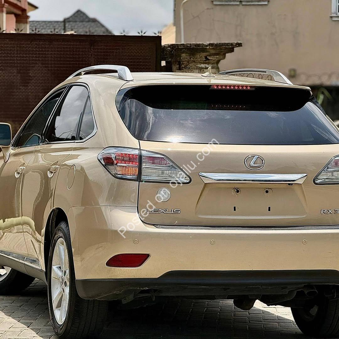 2010 Lexus RX350: Pristine Luxury, Accident Free