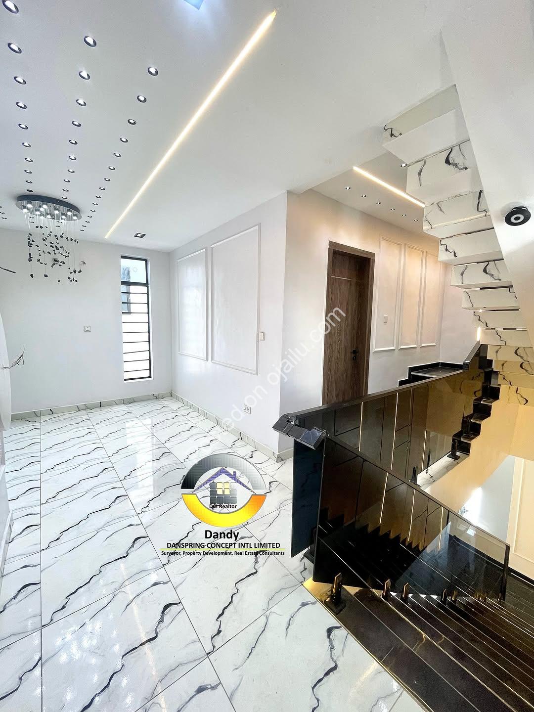 Lekki’s Ultimate 5-Bedroom Oasis with Pool & Rooftop