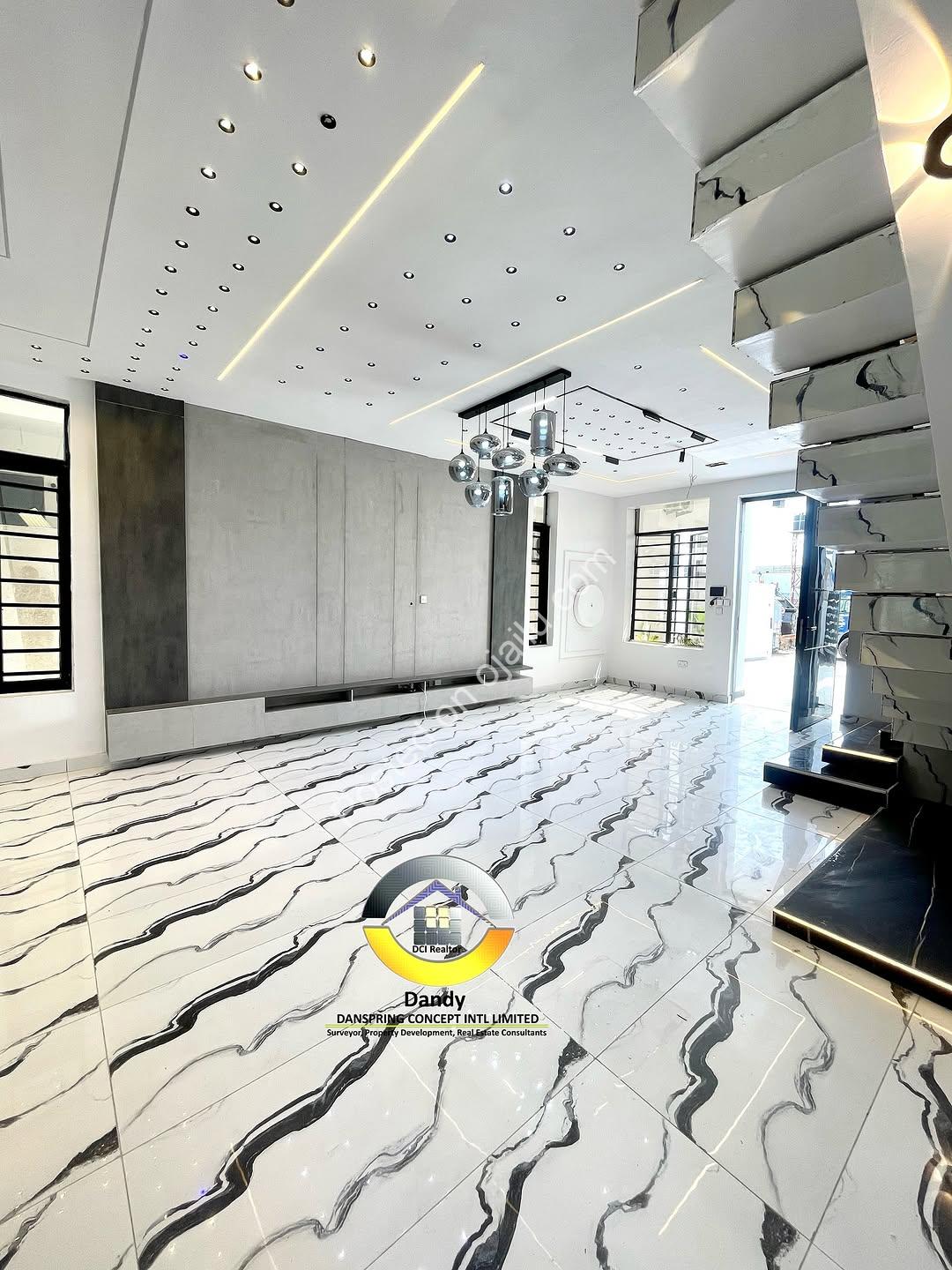 Lekki’s Ultimate 5-Bedroom Oasis with Pool & Rooftop