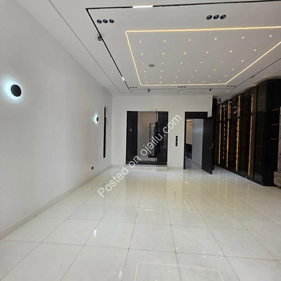 Luxury 5-Bed Duplex with Pool in Lekki