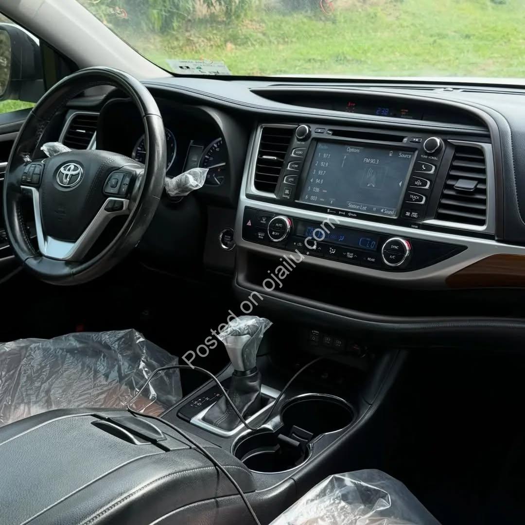 2018 Toyota Highlander XLE: 8-Seat AWD Luxury Under ₦37M