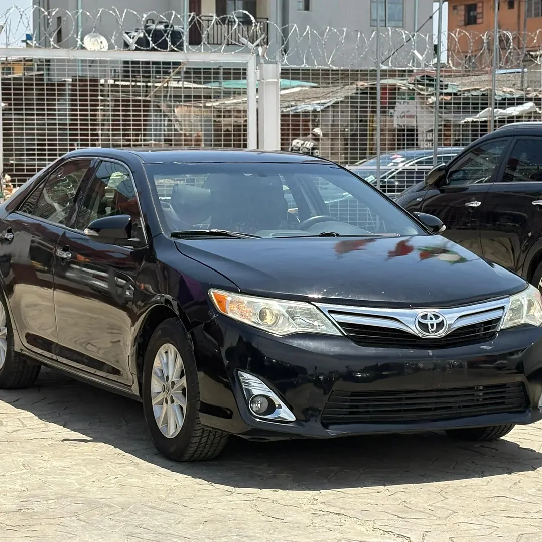 2012 Toyota Camry XLE: Keyless Luxury Awaits