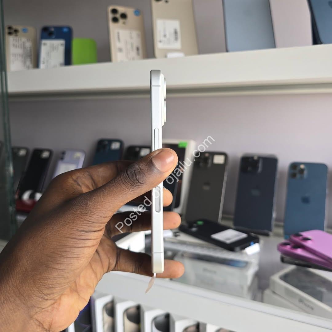 Unlock Premium Power: iPhone 16 128GB White, 92% Battery, Free Pouch & Guard