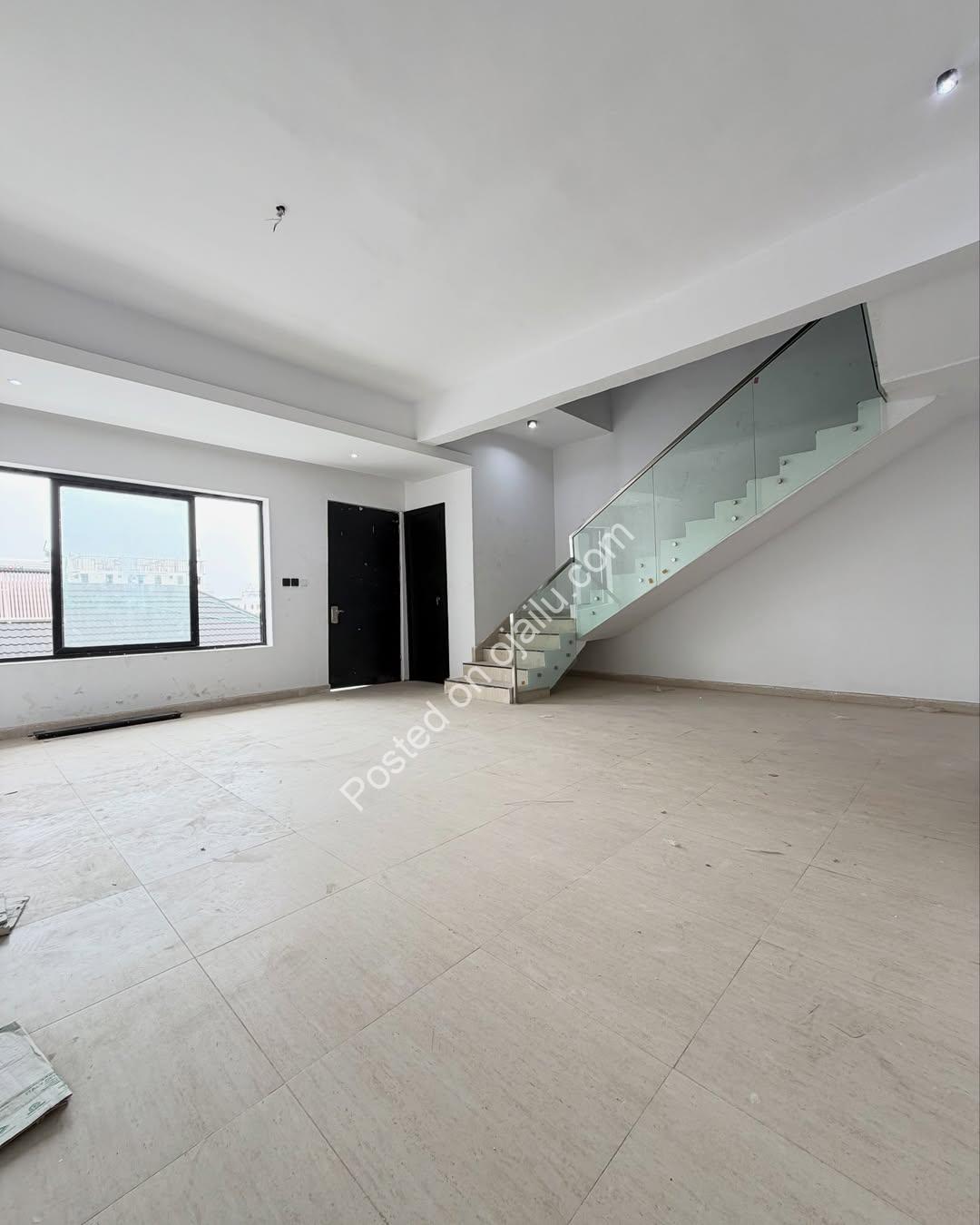 Elevator Maisonette: En-Suite Luxury in Lekki