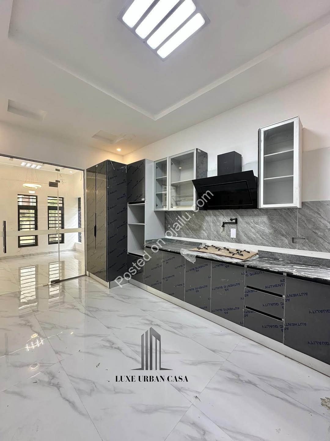 Chevron’s Premier 4-Bedroom Haven with Luxury Amenities