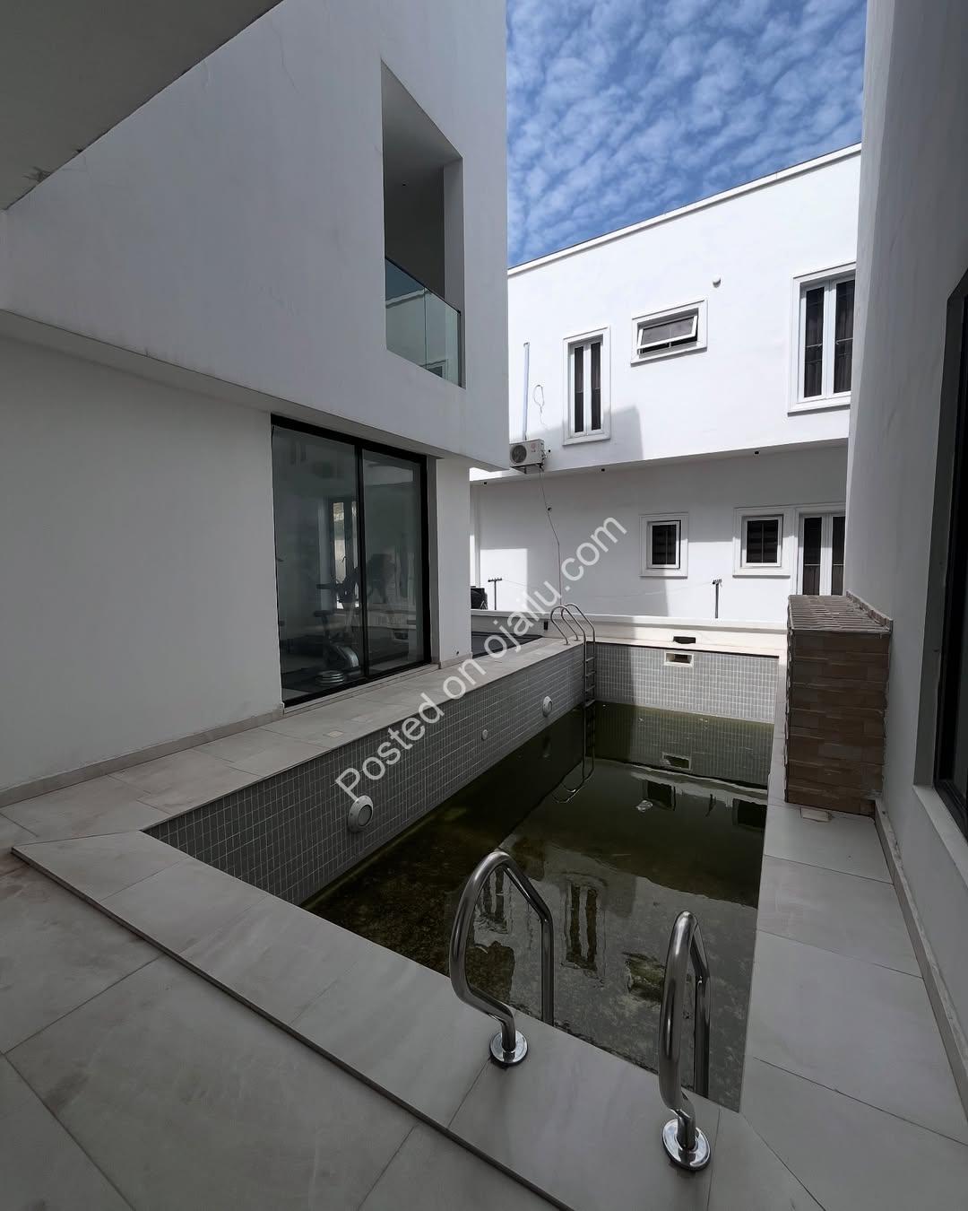 Lekki’s Ultimate 5-Bedroom Estate with Cinema & Pool