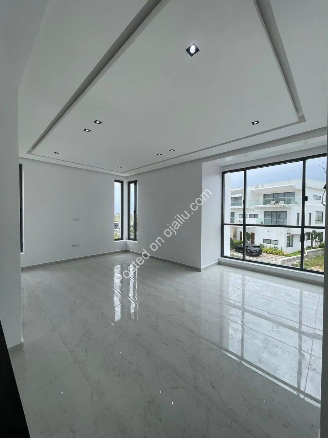 Your Dream Home Awaits: 5-Bed Duplex with Cinema & Pool