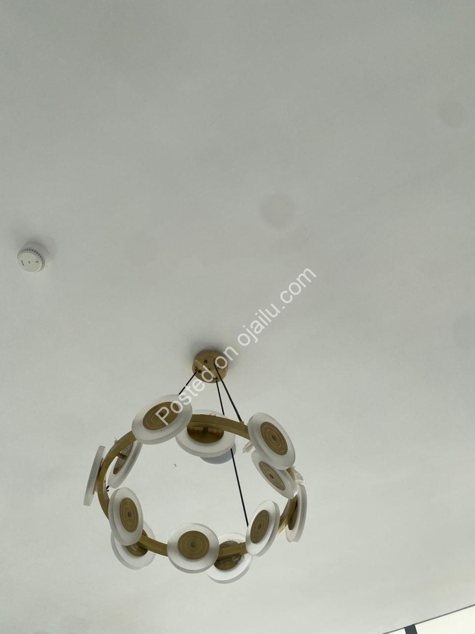 Chandelier-Luxe Mobile Suite: Barely Used, 3.5M