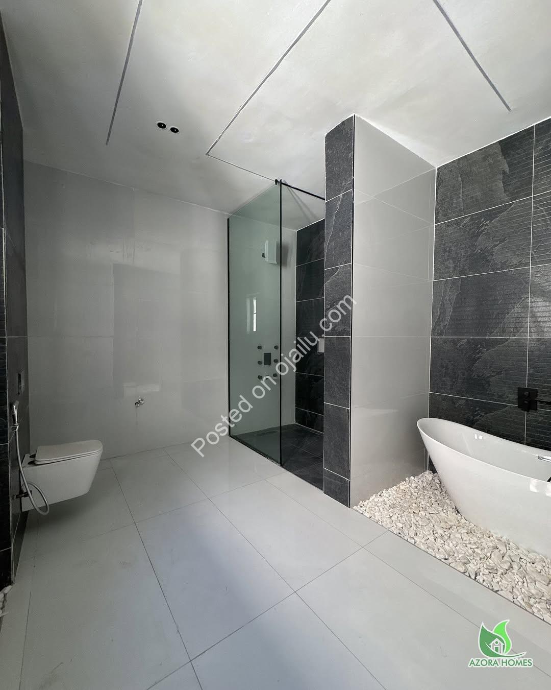 Majestic 5-Bed Duplex with Resort-Style Pool in Lekki