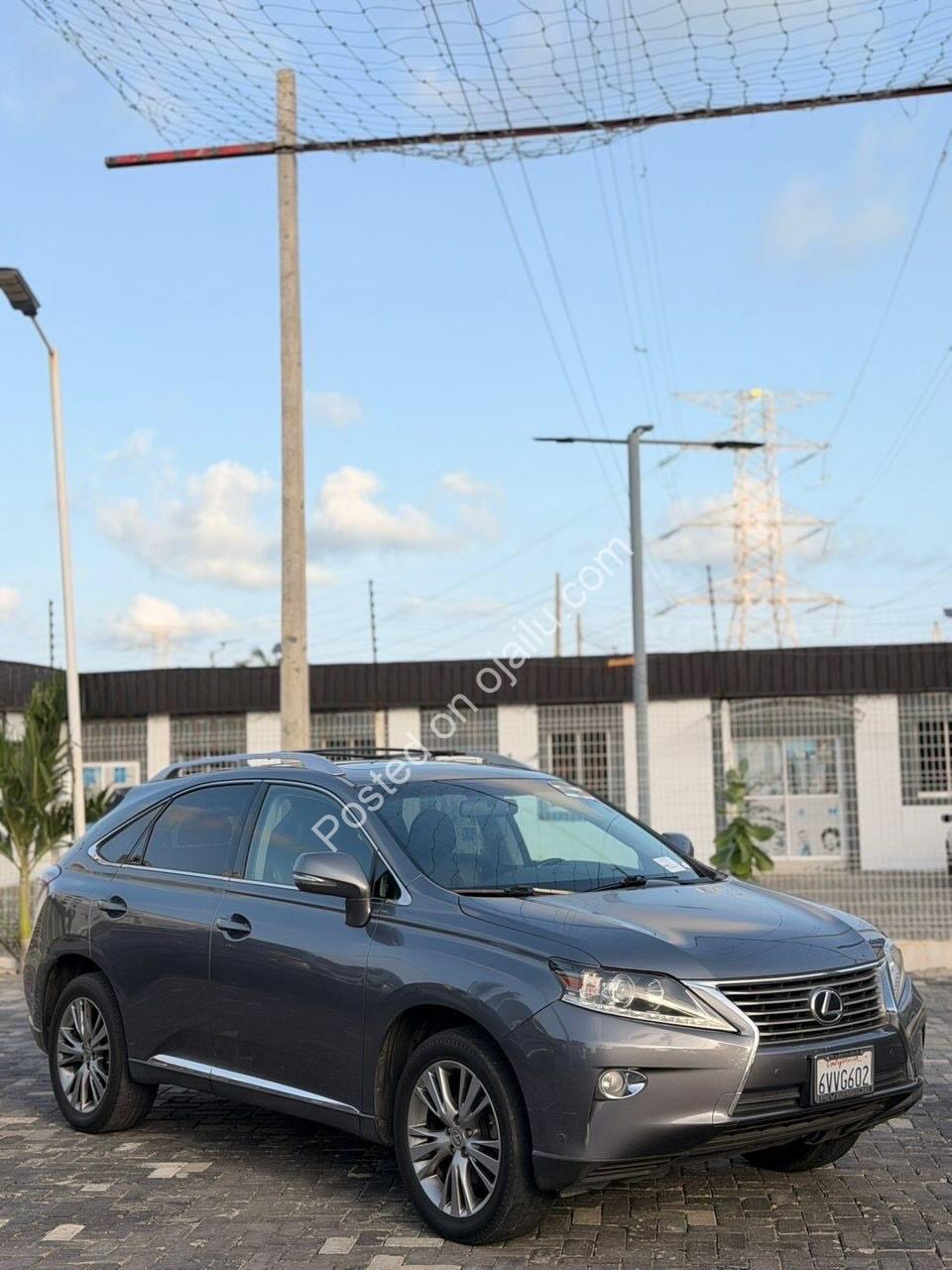 “Accident-Free 2013 Lexus RX350: Pure Luxury Awaits”