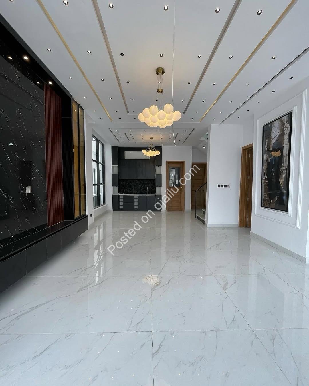 Elegant 5-Bedroom Haven with Pool & BQ