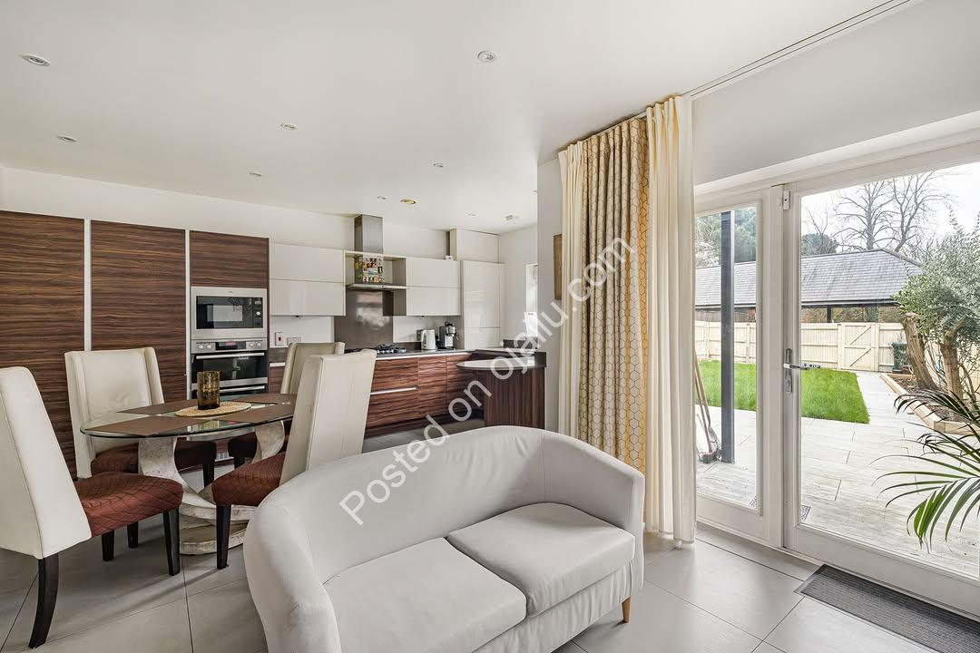 Spacious Family Haven in Millbrook Park