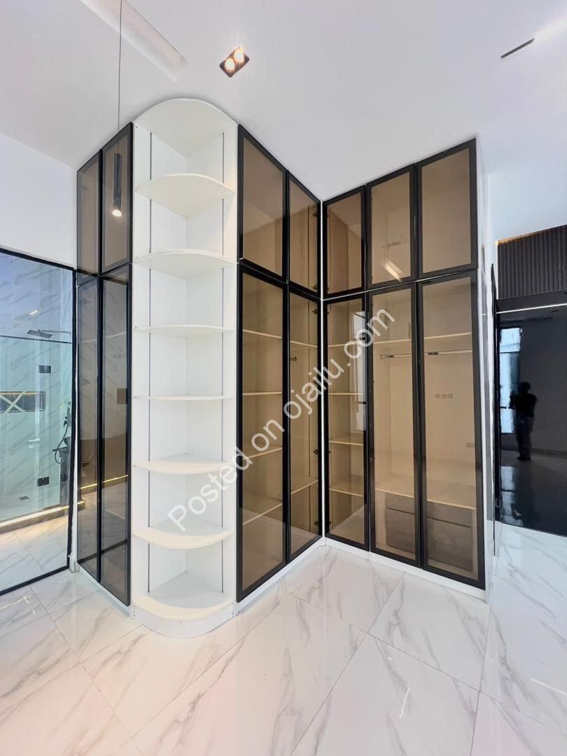 Lekki’s Ultimate Family Sanctuary with Private Pool