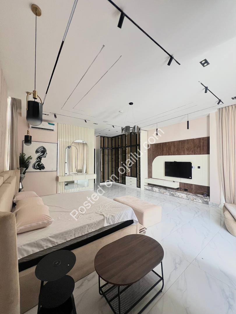 Lagos Luxury: 5-Bed Duplex with Pool & BQ