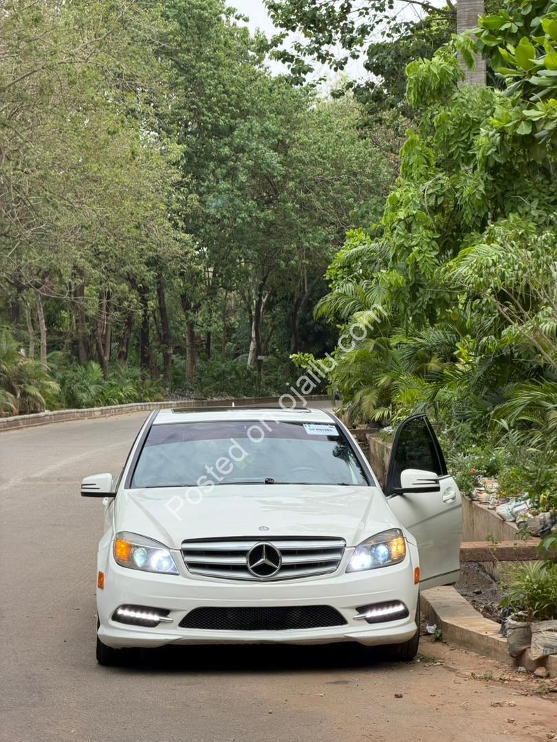 2010 Mercedes C300: Duty Paid, Keyless, Sunroof