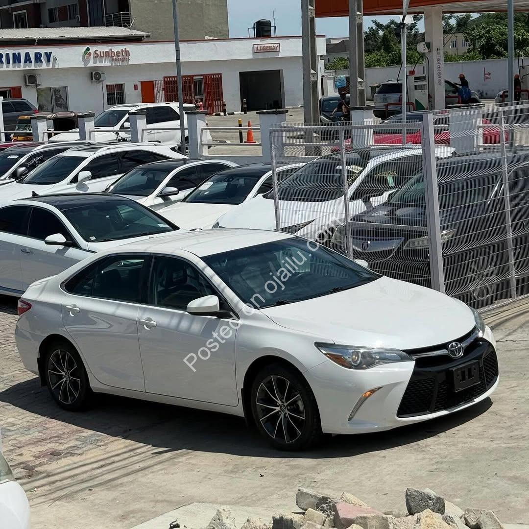 2015 Camry XSE: Low Mileage Luxury, Full Duty Paid