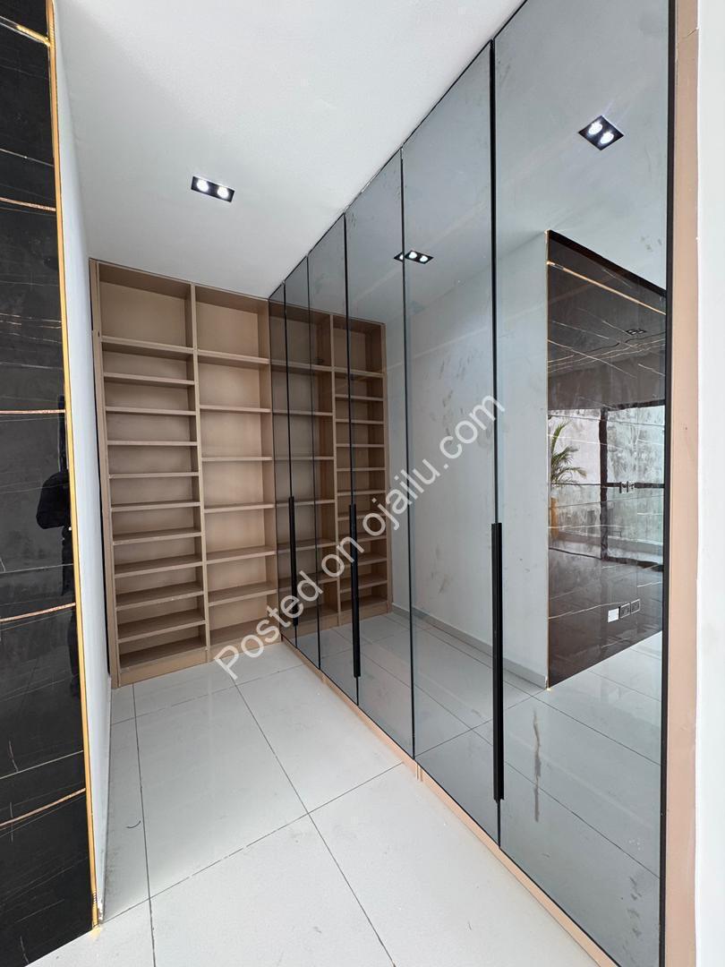 Lekki Luxury: 4-Bed Ensuite Duplex with BQ