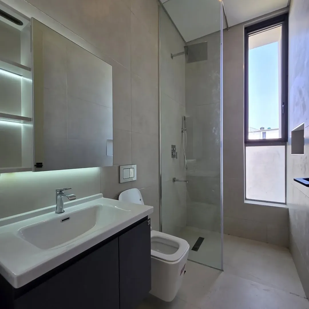 Exquisite 4-Bed Duplex with Cinema & Pool in Lekki