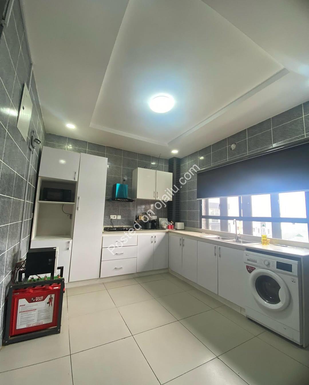 Lekki Phase 1 Gem: 3-Bed Ensuite Haven for 350M