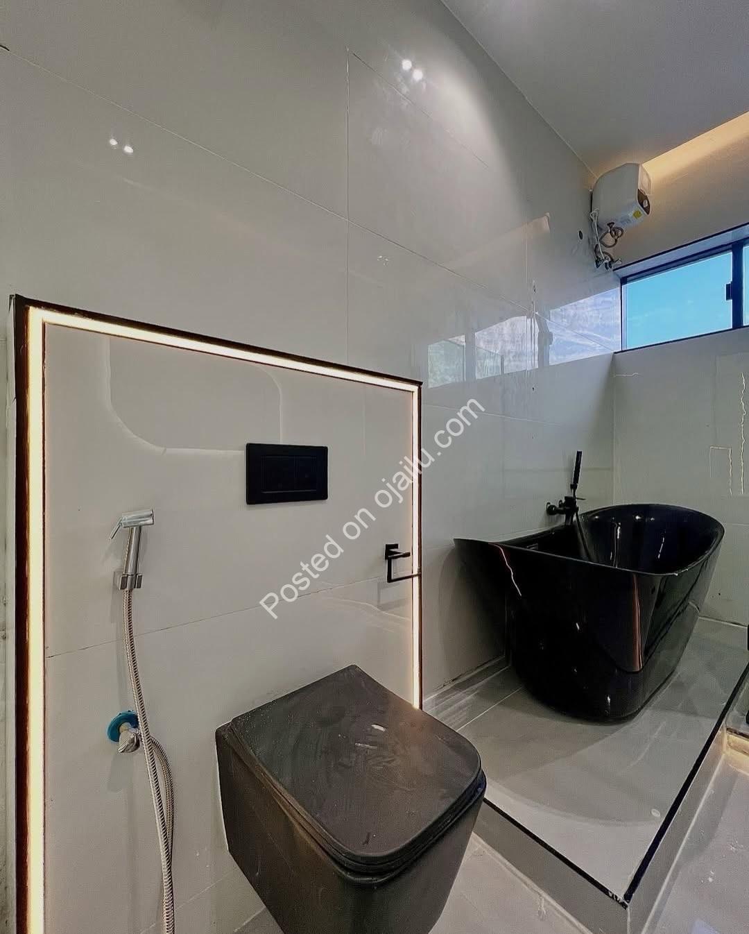 Exquisite 5-Bedroom Haven with Pool in Chevron