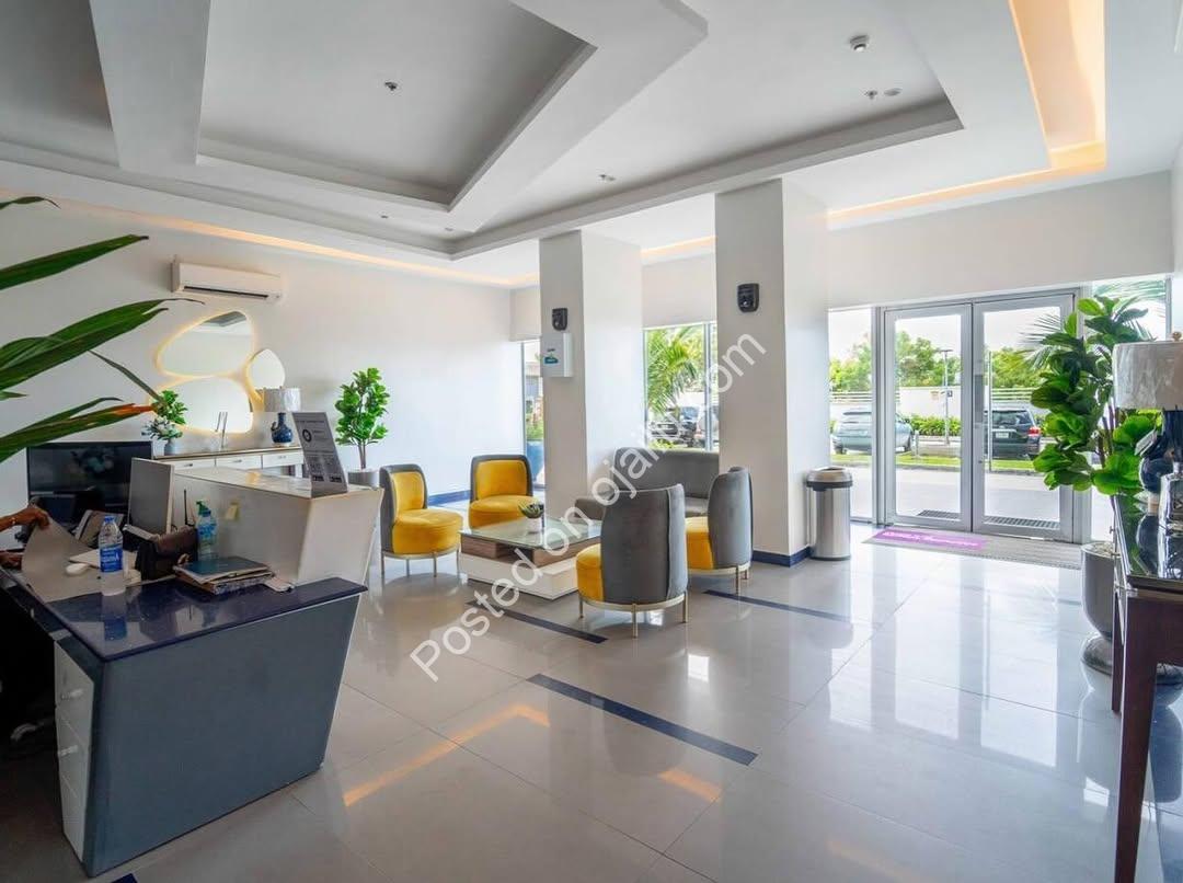 Lagos Oceanfront Haven: 2-Bedroom Luxury with Pool & Tennis