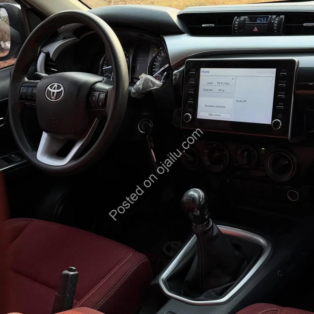 Toyota Hilux 2023: Unbreakable Reliability, Barely Driven