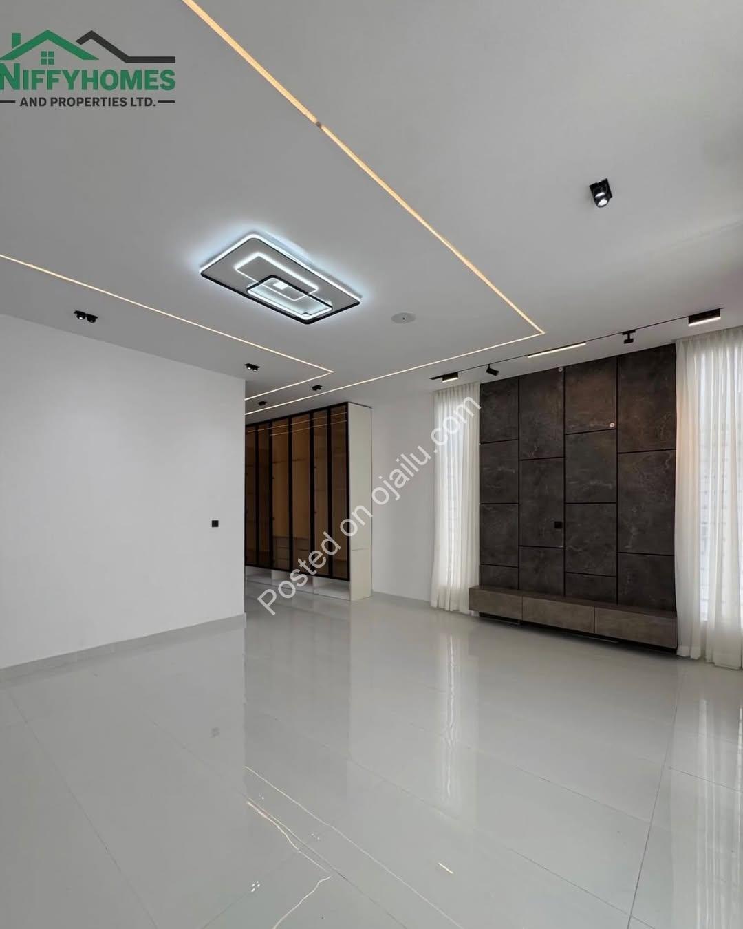 Exquisite 5-Bedroom Duplex with Pool in Ikota